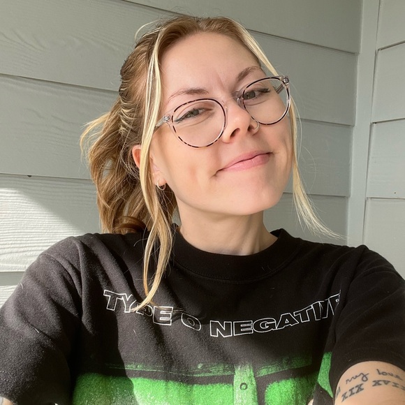 Meet your Posher, Rebecca - Picture 1 of 1